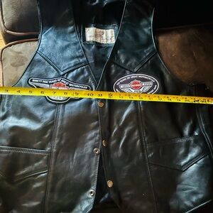 Vintage Mens Black Leather Motorcycle Vest w/ Harley 100th Anniversary Patch. XL